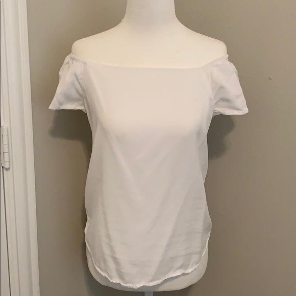 Off the shoulder of top - Picture 1 of 1